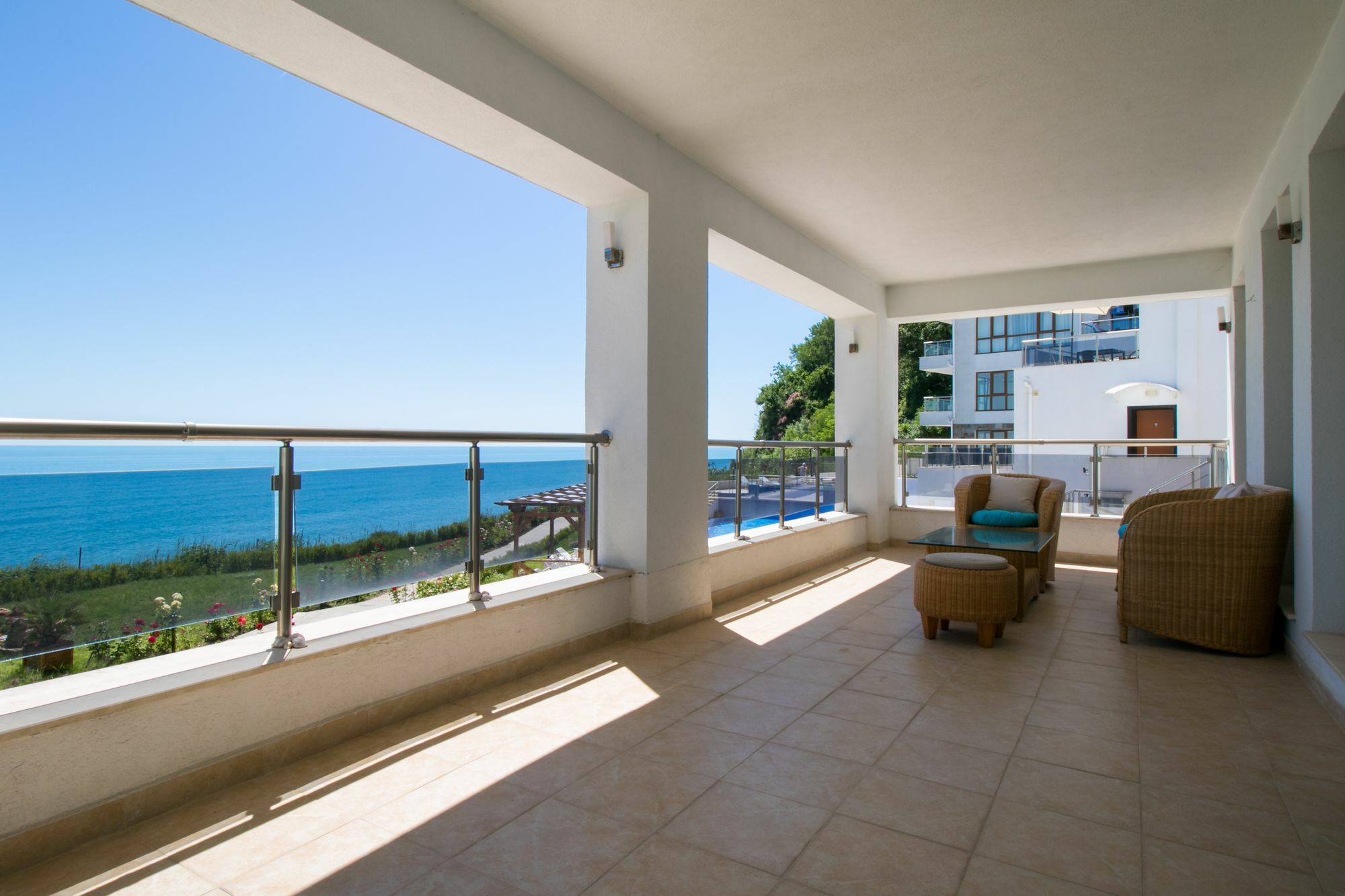 Byala Vista Cliff Apartments Exterior photo